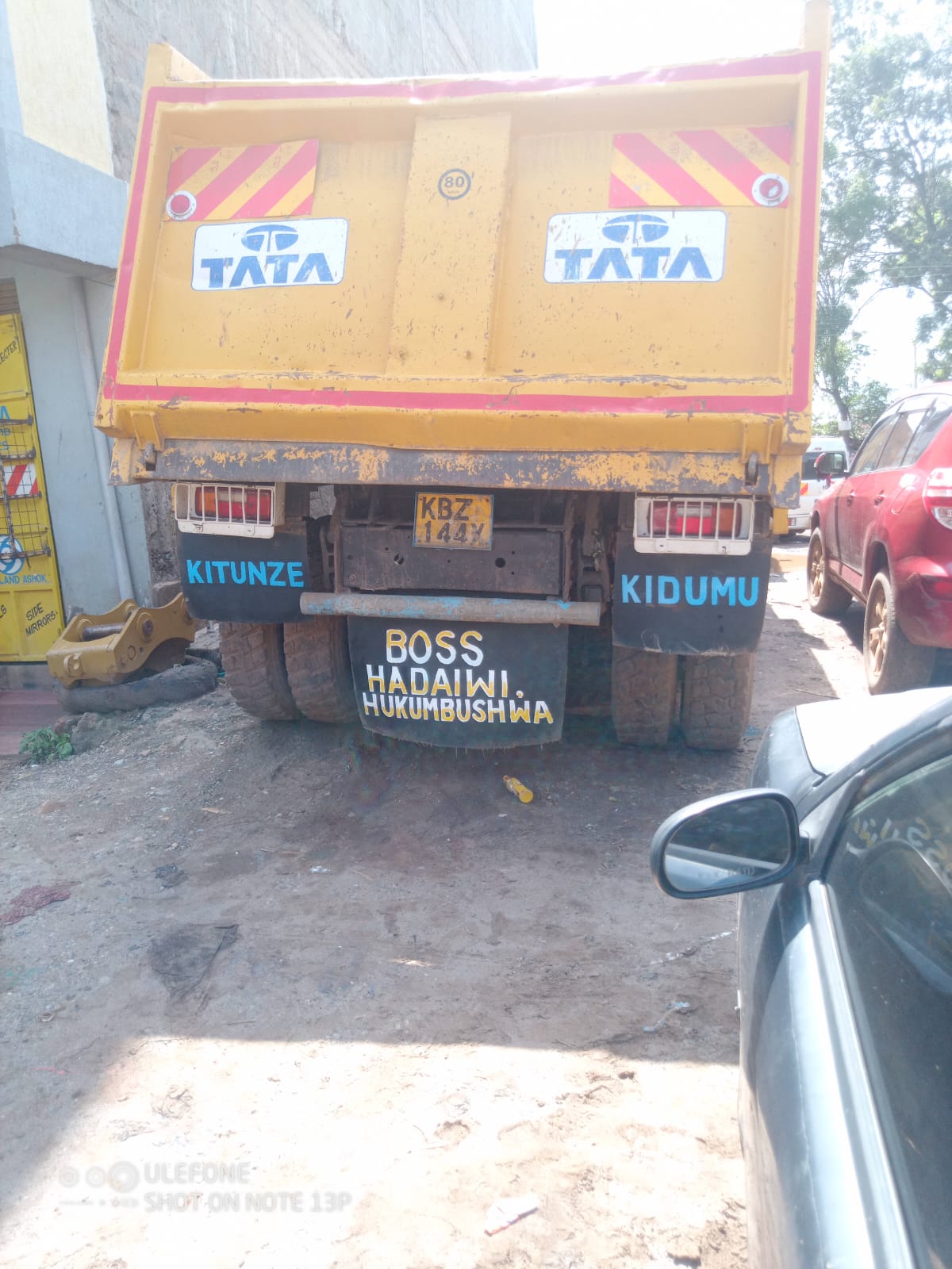 Tipper — image 1
