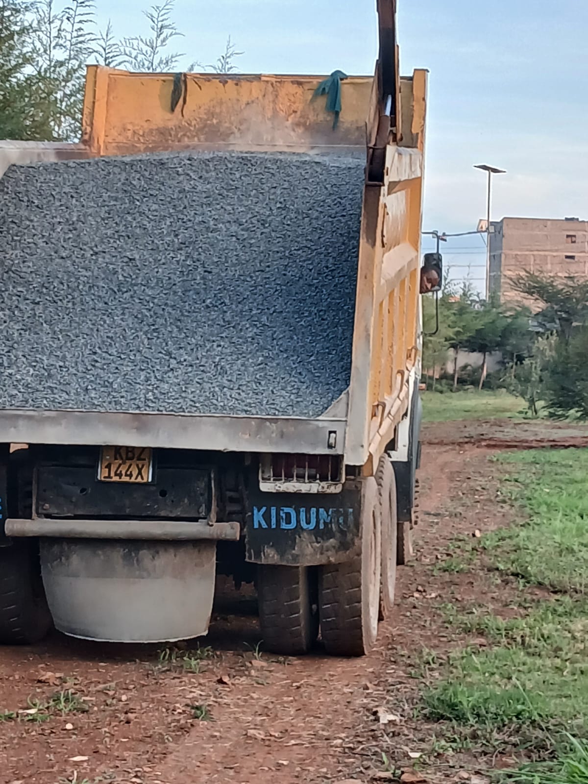 Tipper — image 4